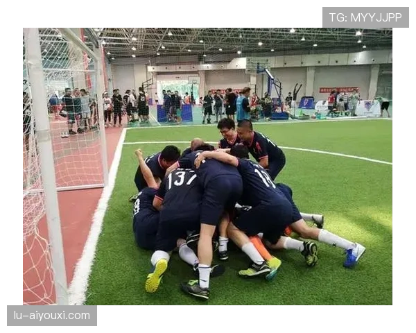 球门球规则：球被踢出并明显移动即为比赛中